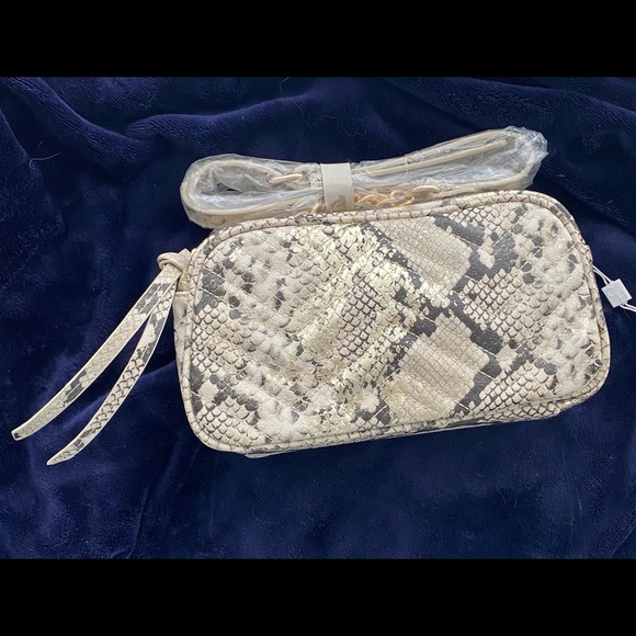 Python print Camera style bag with strap - Picture 1 of 8